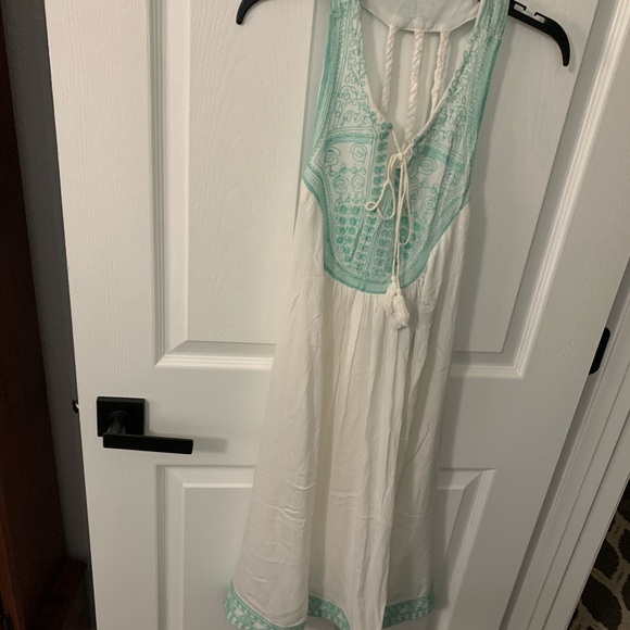 Ace Fashion Other - Ace Fashion Embroidered Cover-Up